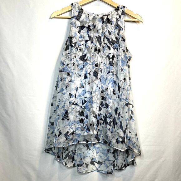 VINCE Camuto High Scoop Neck Keyhole Back Button Lined Top XS - Picture 1 of 10